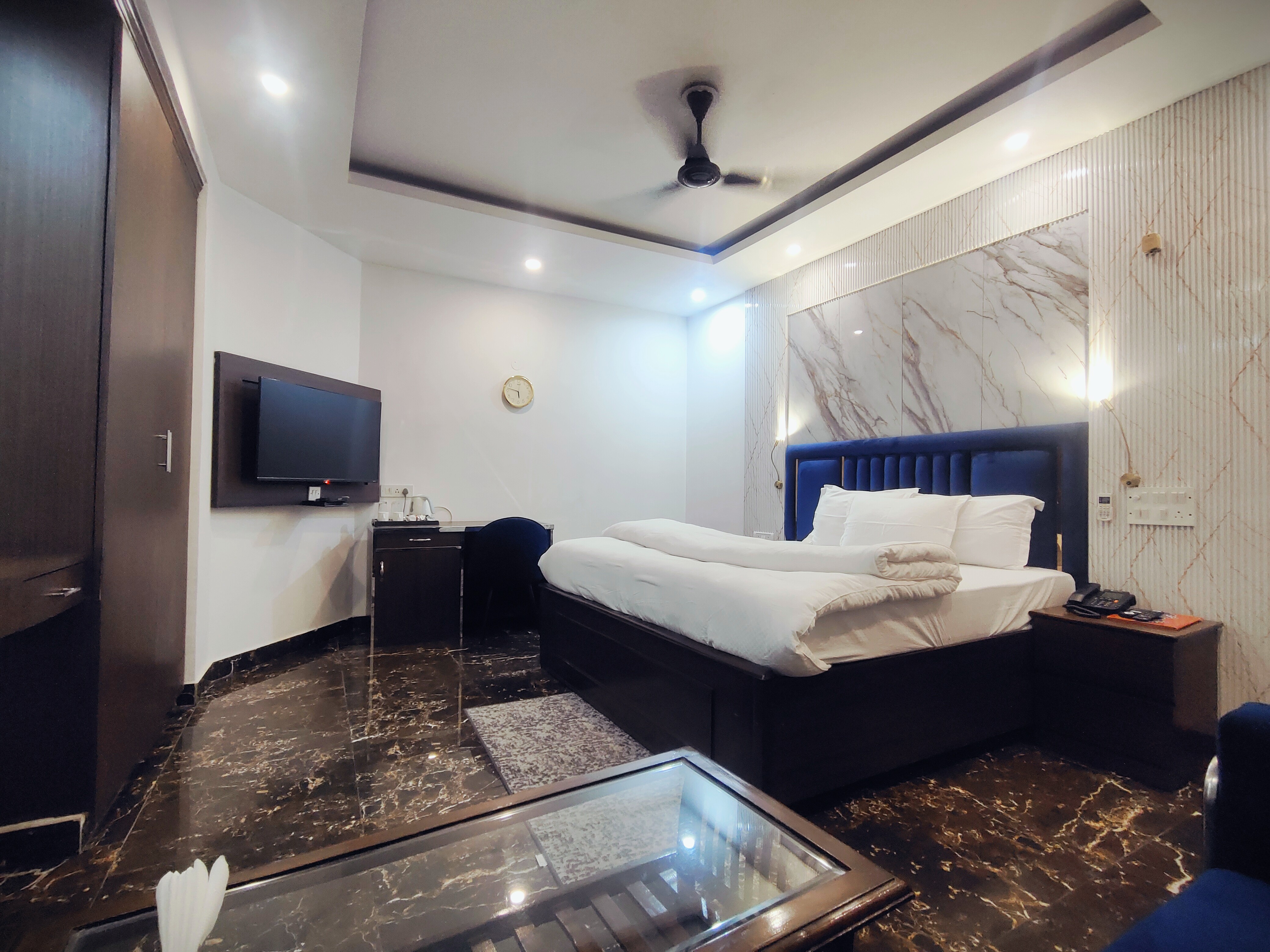 Hotel Shyama International View | best 3 star hotel near IIT Delhi
